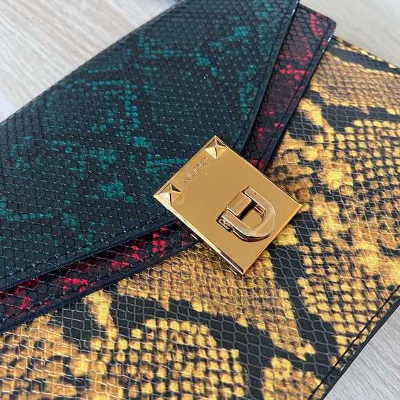 SNAKE PRINT CROSSBODY BAG - Picture 3 of 6